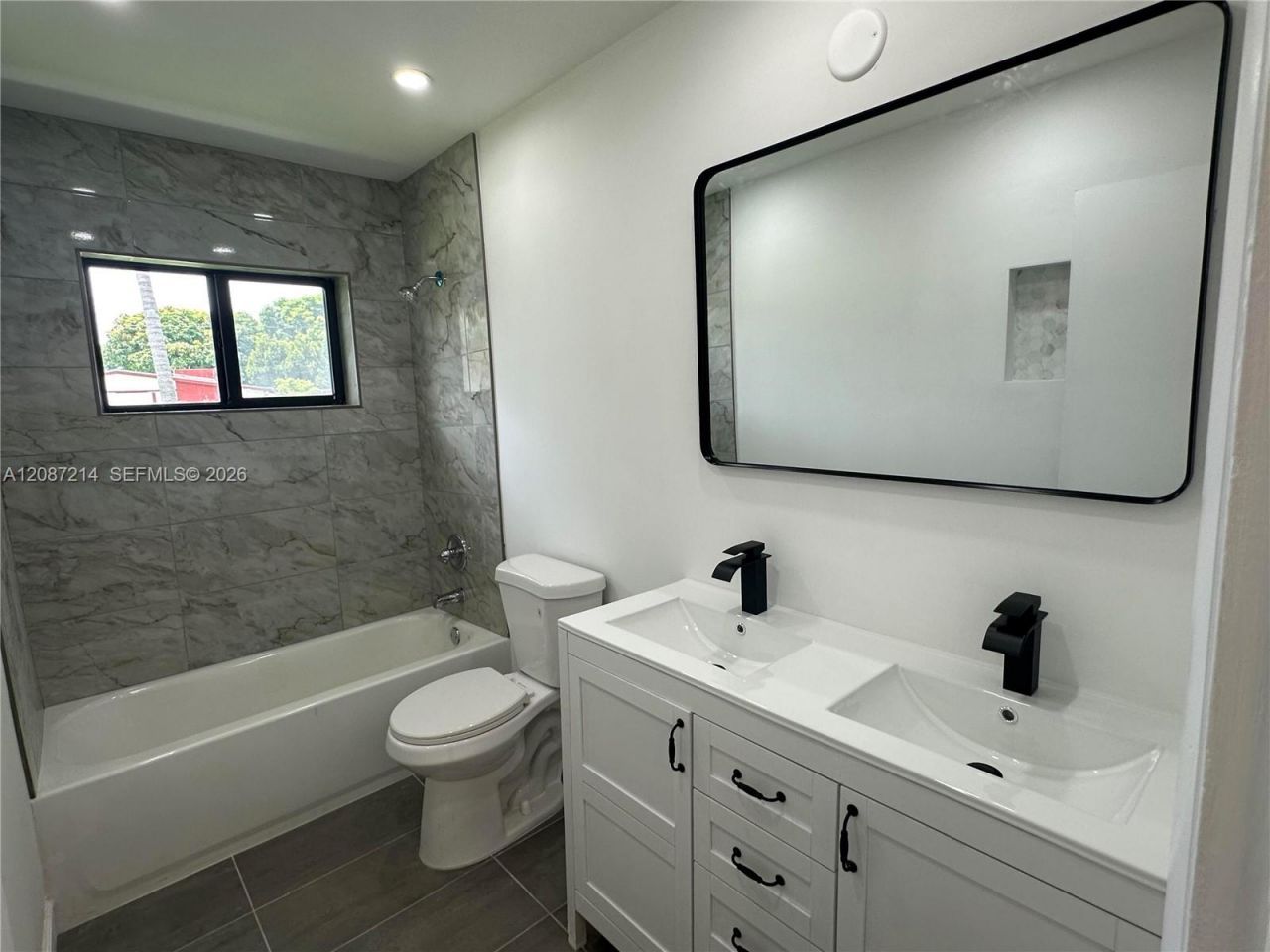 2025 NW 191st St, Miami Gardens, FL 33056 Photo