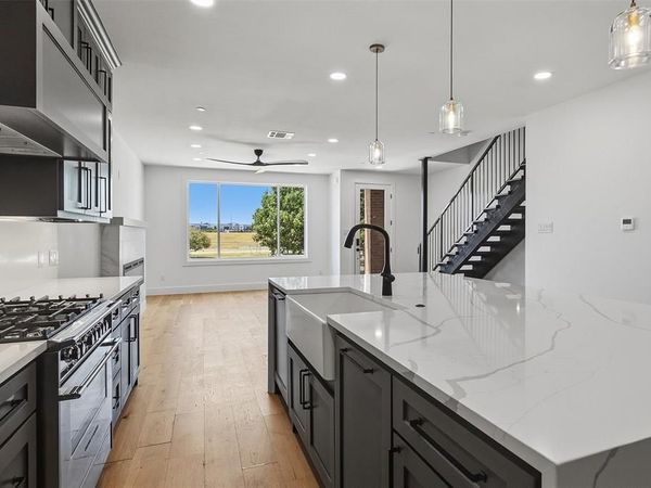 404 Vista Buena Trail, Fort Worth, TX 76111