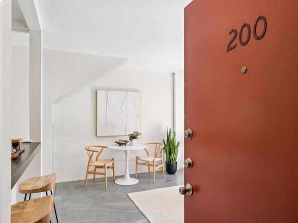 3751 Harrison St, Unit 200, Oakland, CA 94611