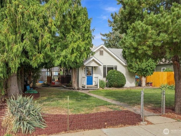 319 NW C St, Ephrata, WA 98823