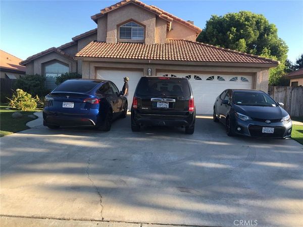 10205 Single Oak Drive, Bakersfield, CA 93311