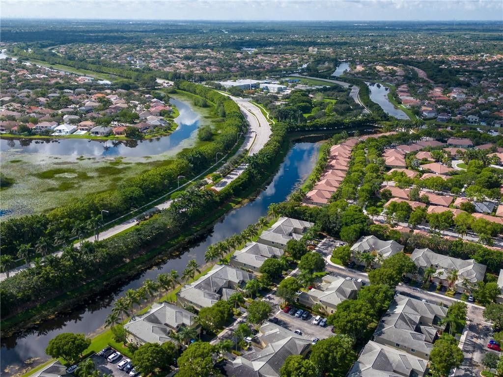 2092 Pasa Verde Lane, Unit 2092, Weston, FL 33327 Photo
