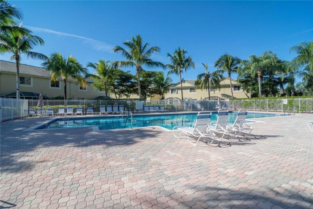 2092 Pasa Verde Lane, Unit 2092, Weston, FL 33327 Photo