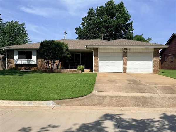 2205 Bellaire Drive, Moore, OK 73160