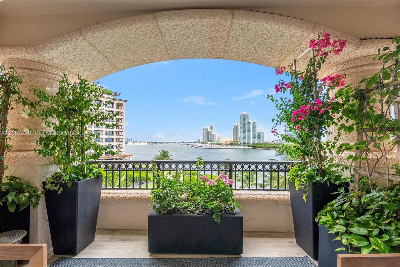 7052 Fisher Island Dr, Unit 7052, Miami Beach, FL 33109 Photo