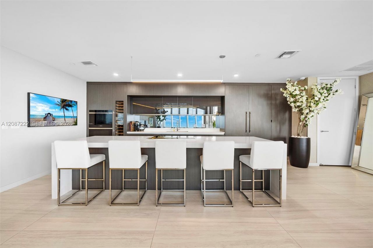 851 NE 1st Ave, Unit 5312, Miami, FL 33132 Photo
