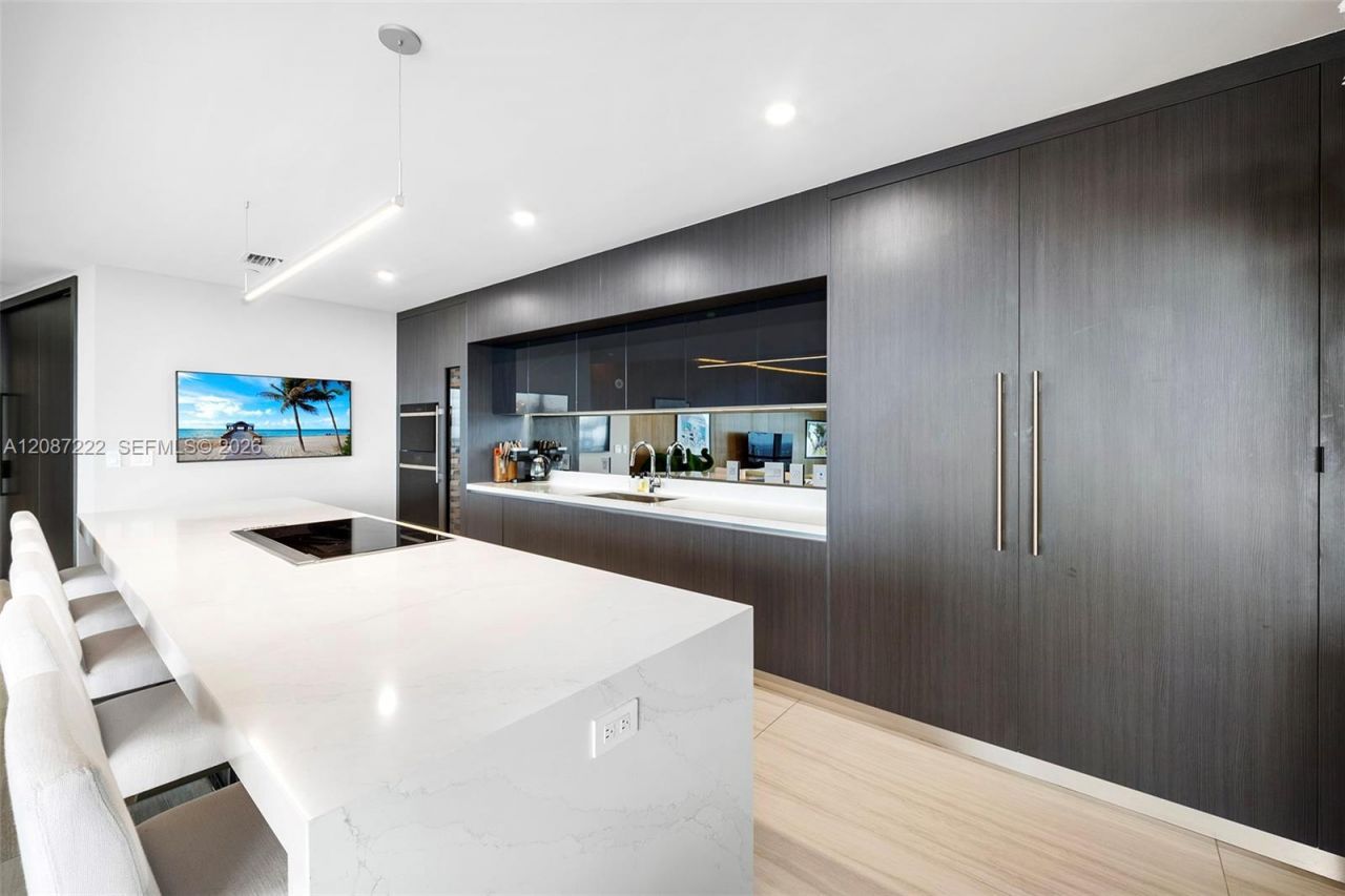 851 NE 1st Ave, Unit 5312, Miami, FL 33132 Photo