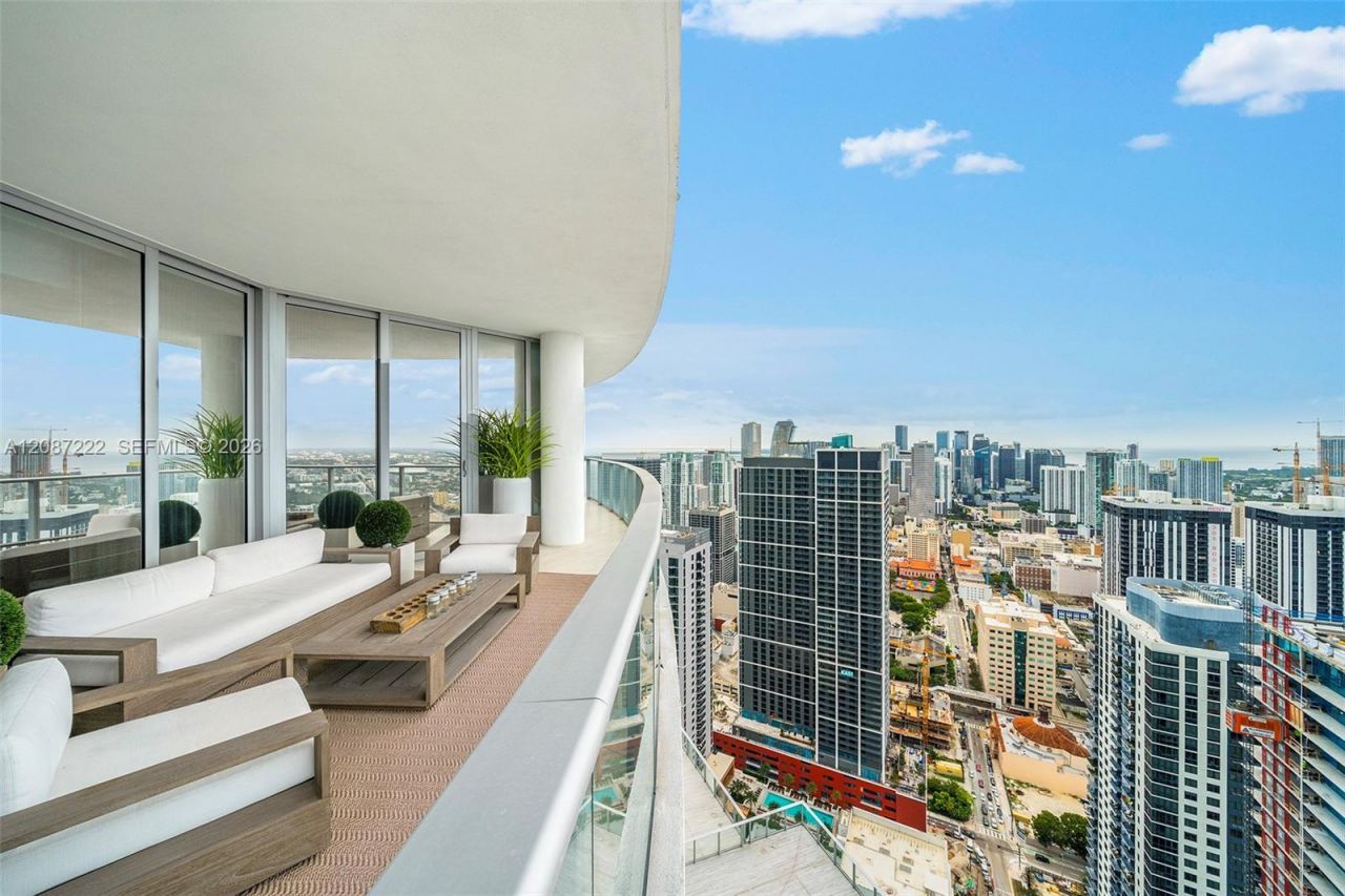 851 NE 1st Ave, Unit 5312, Miami, FL 33132 Photo