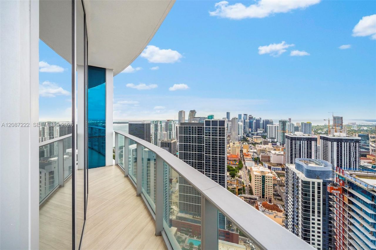851 NE 1st Ave, Unit 5312, Miami, FL 33132 Photo