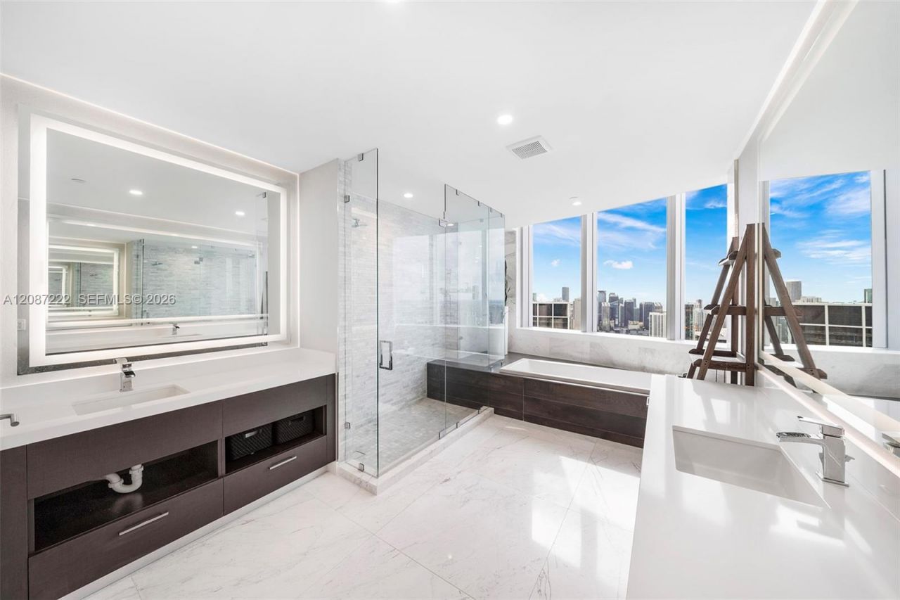 851 NE 1st Ave, Unit 5312, Miami, FL 33132 Photo