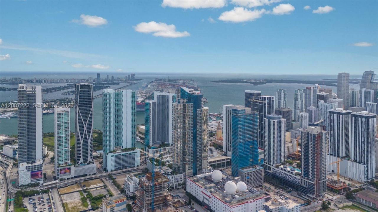 851 NE 1st Ave, Unit 5312, Miami, FL 33132 Photo