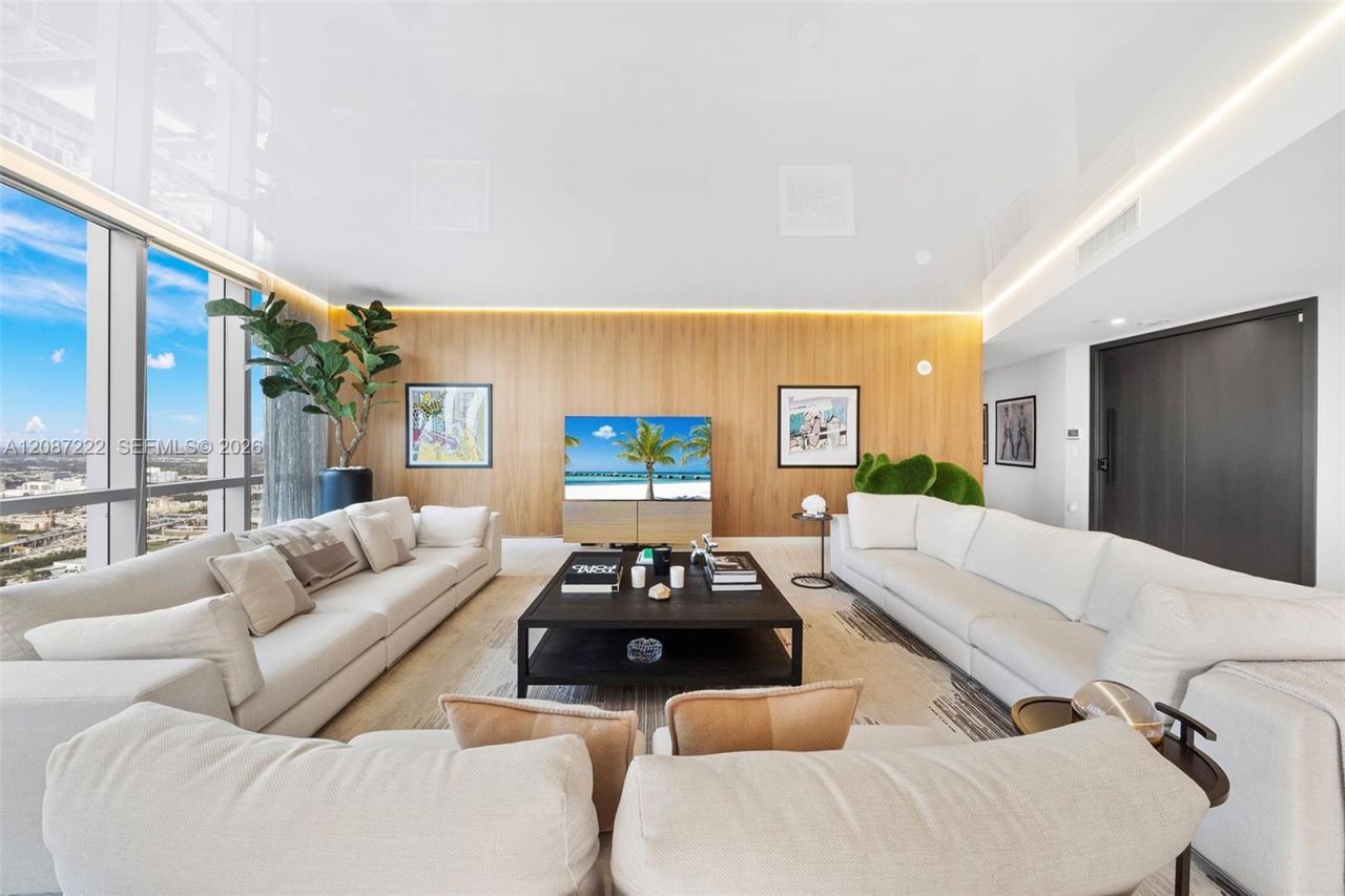 851 NE 1st Ave, Unit 5312, Miami, FL 33132 Photo