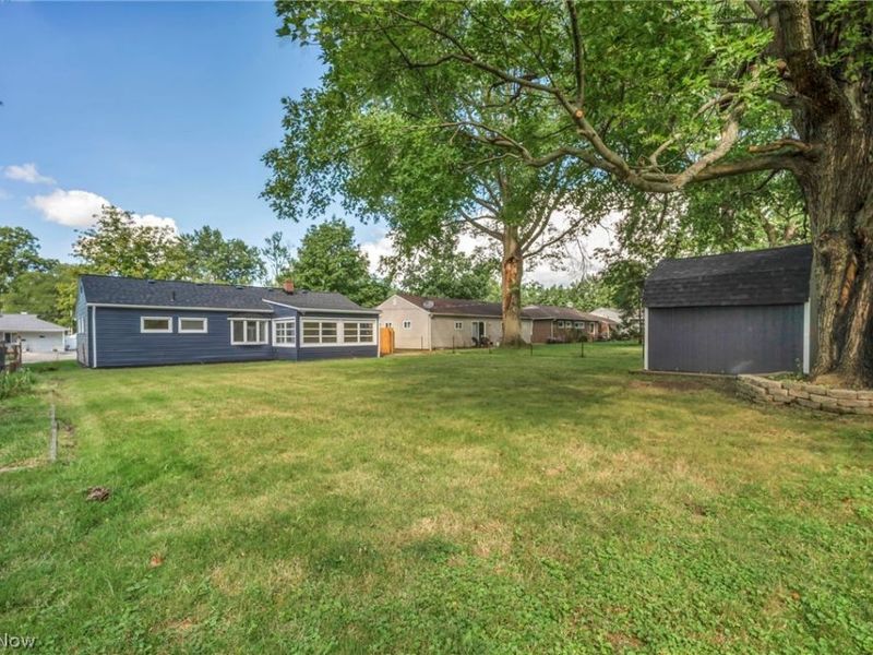 9019 Newkirk Drive, Parma Heights, OH 44130 Photo 18