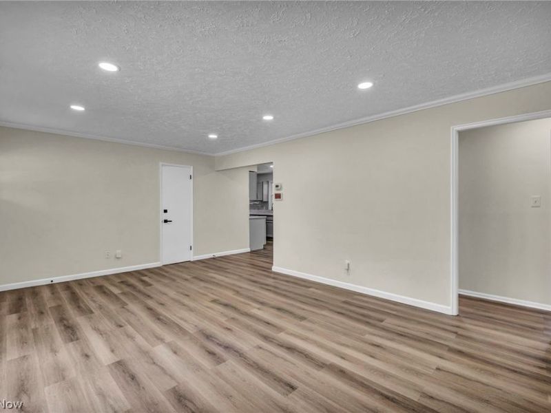 9019 Newkirk Drive, Parma Heights, OH 44130 Photo 7