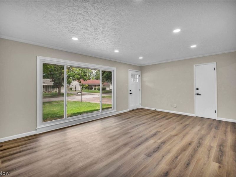 9019 Newkirk Drive, Parma Heights, OH 44130 Photo 8