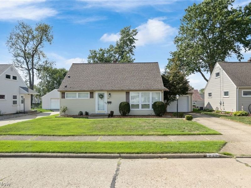 1121 Valleyview Avenue SW, Canton, OH 44710 Photo 1