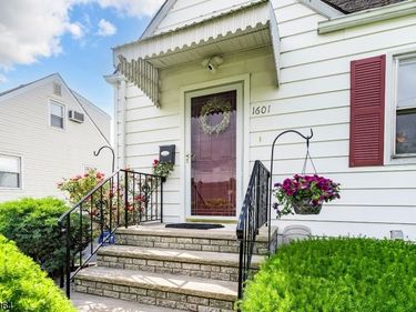 1601 Raritan Rd, Clark, NJ 07066