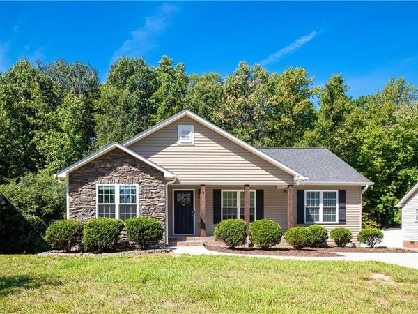 9 Brandy Wine Drive, Thomasville, NC 27360