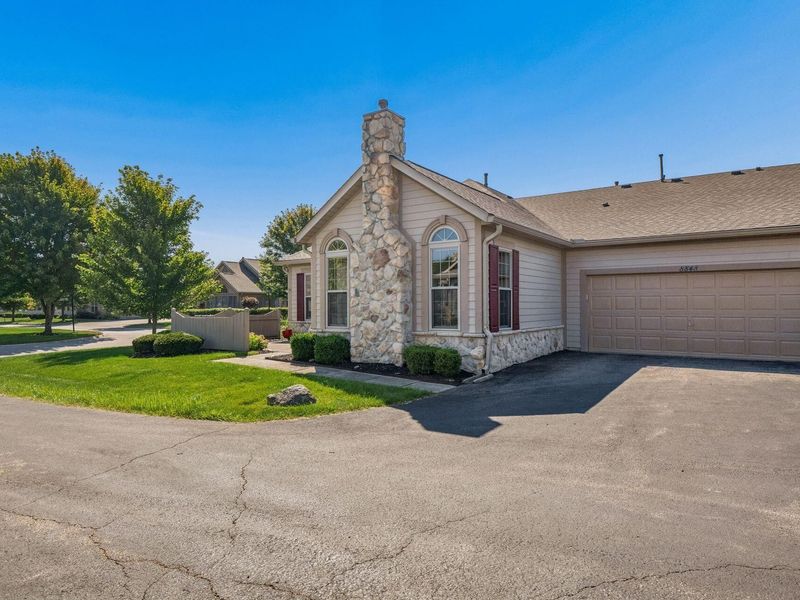 8848 Linksway Drive, Powell, OH 43065 Photo 2