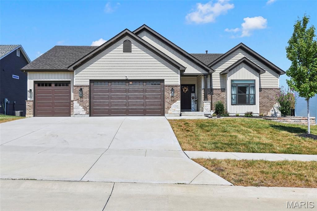 293 Laurens Spring Court , Lake Saint Louis, MO 63367 Main Photo