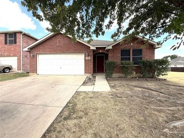7536 Almondale Drive, Fort Worth, TX 76131