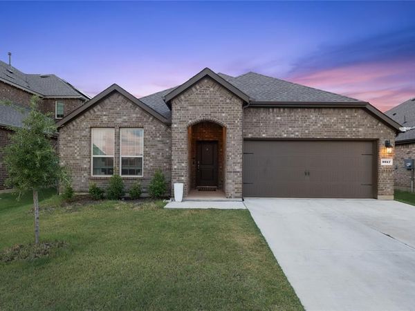 9917 Tacoma Drive, Aubrey, TX 76227