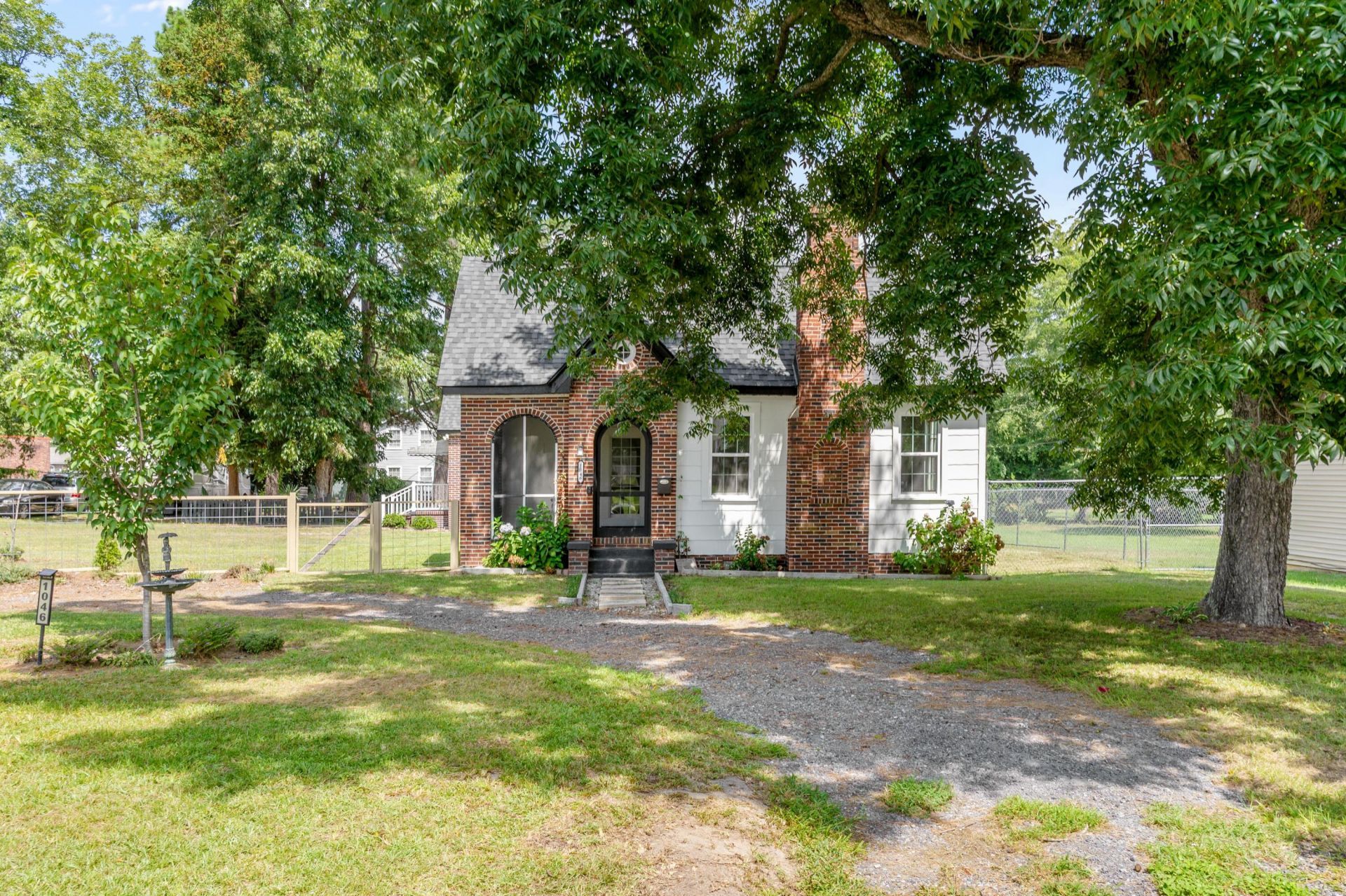 1046 Boulevard Street Photo 1
