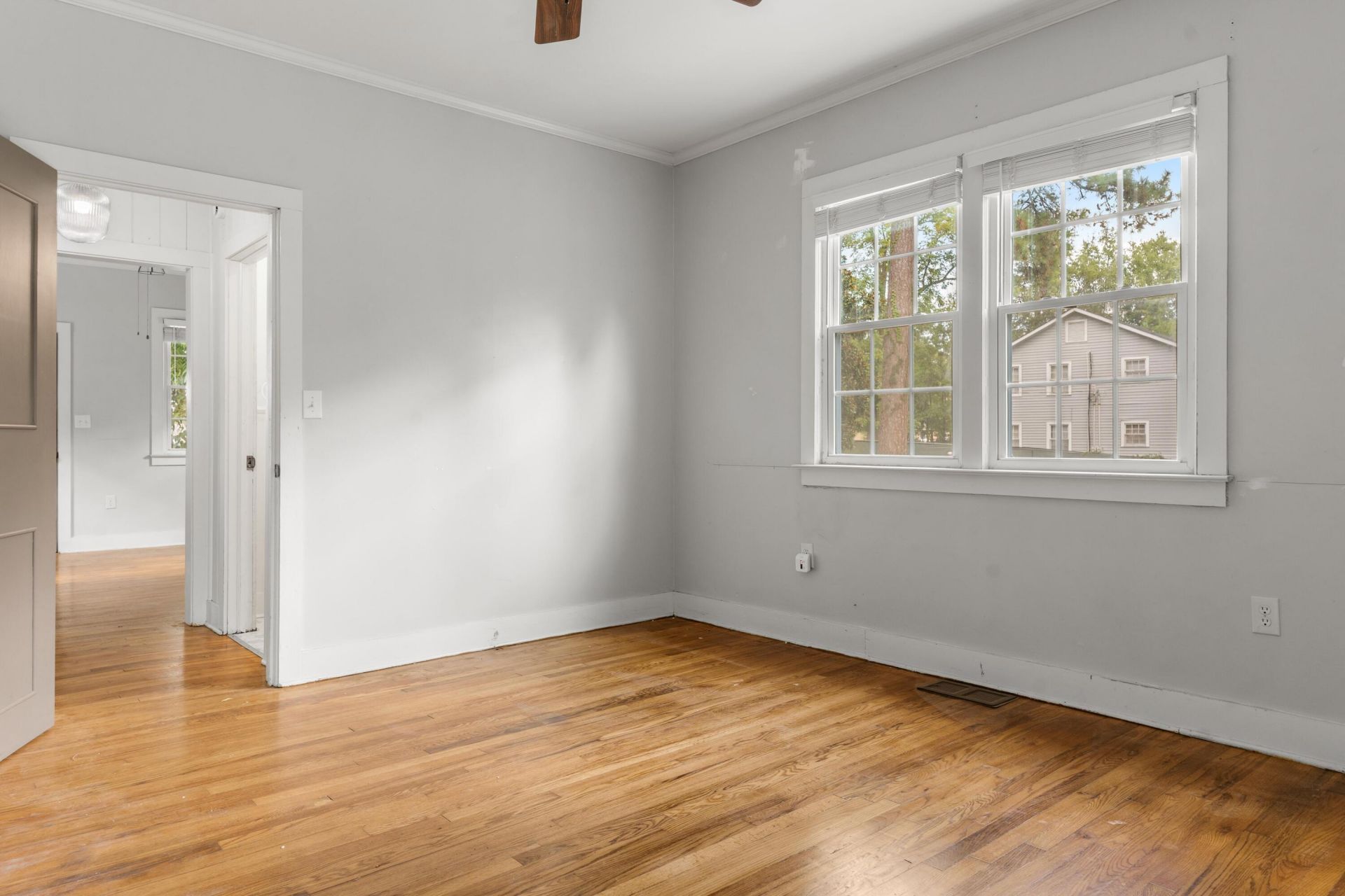 1046 Boulevard Street Photo 16