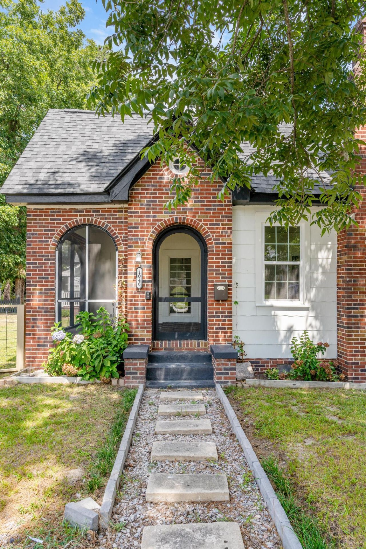 1046 Boulevard Street Photo 2