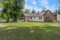 1046 Boulevard Street photo 4