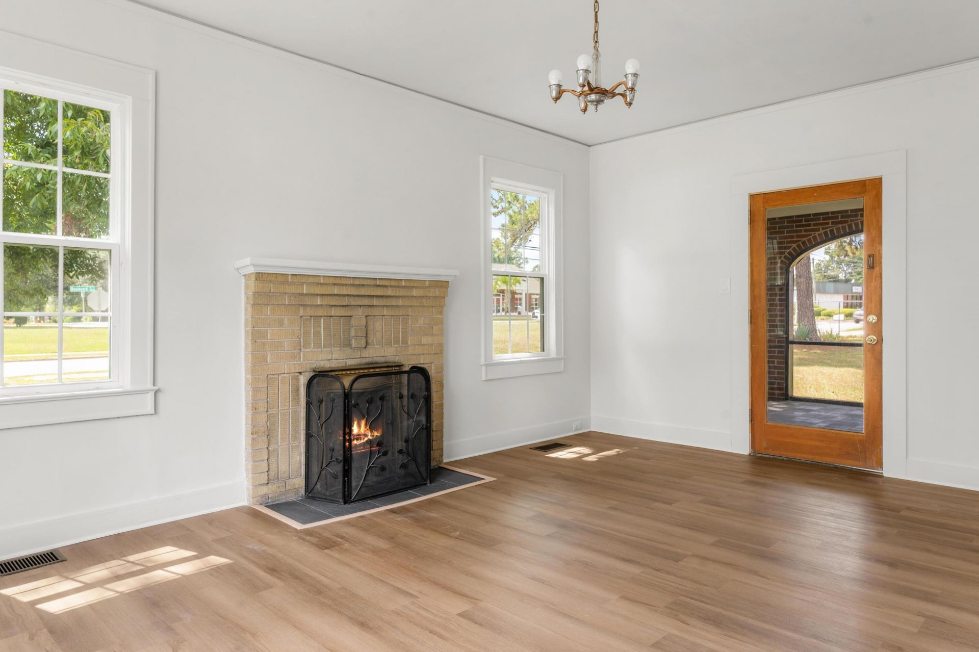1046 Boulevard Street Photo 7