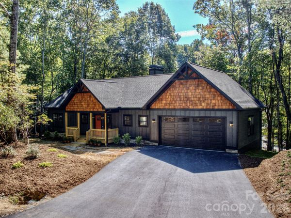 32 Ossarooga Court, Brevard, NC 28712