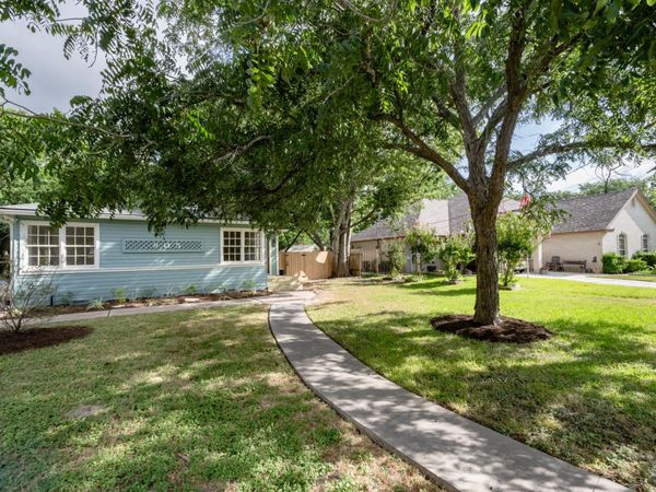 805 Maple ST, Lockhart, TX 78644