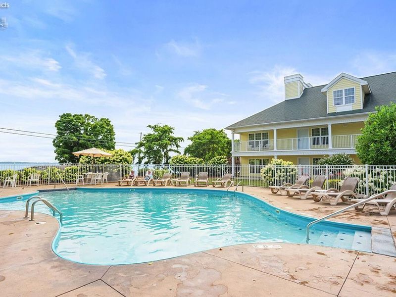 441 W Lakeshore Drive, Kelleys Island, OH 43438 Photo 13