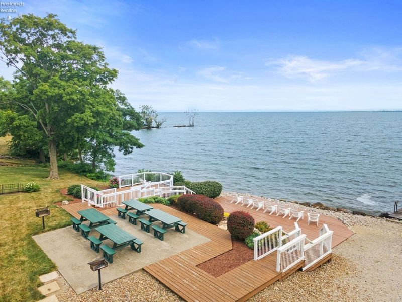 441 W Lakeshore Drive, Kelleys Island, OH 43438 Photo 14