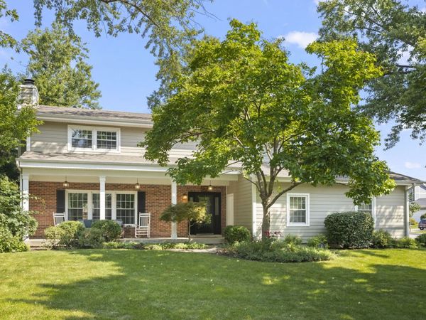 1725 Maple Leaf Court , Wheaton, IL 60187