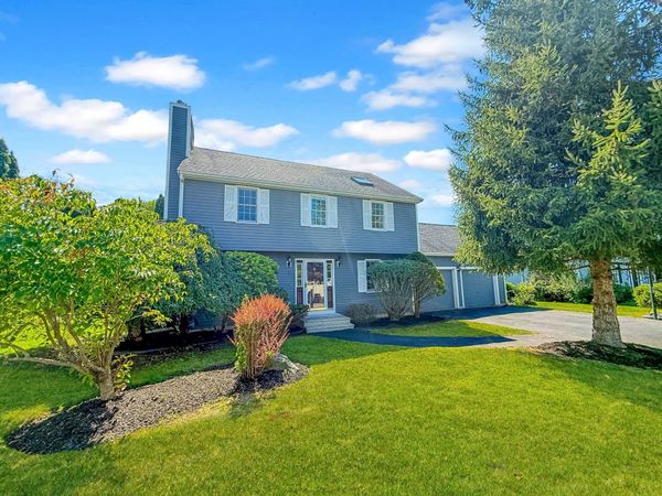5 Swan Cir, Shrewsbury, MA 01545
