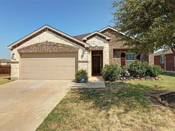 1601 Waggoner Drive, Aubrey, TX 76227
