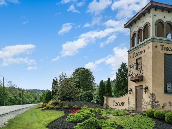 2215 Rolling Hills Drive, Covington, KY 41017
