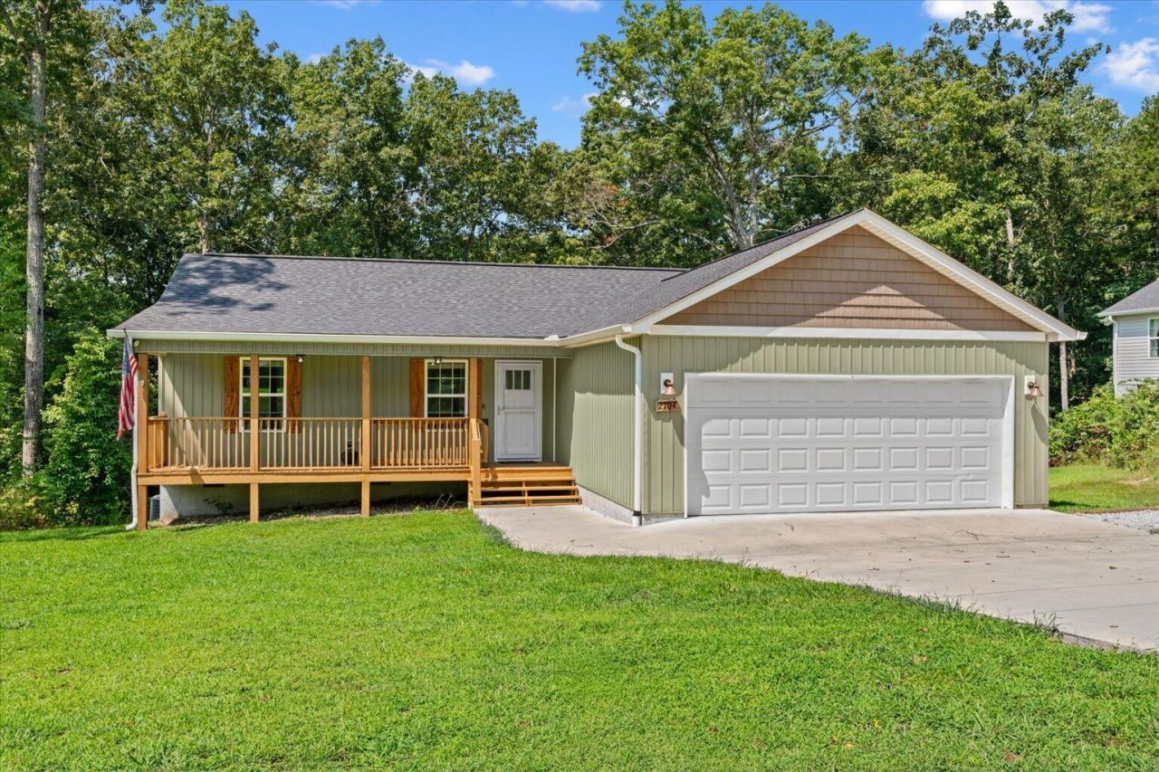 2704 Quarles Road, Rocky Face, GA 30740 Main Photo