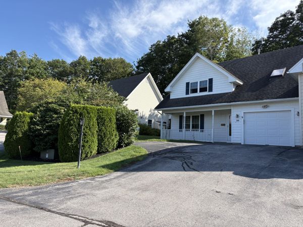 20 Spring Pond Circle, York, ME 03909