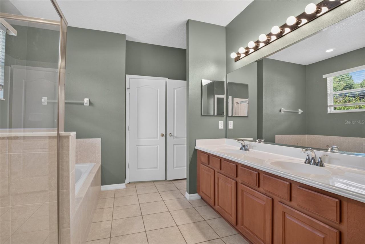467 Osprey Lakes Circle, Chuluota, FL 32766 Photo