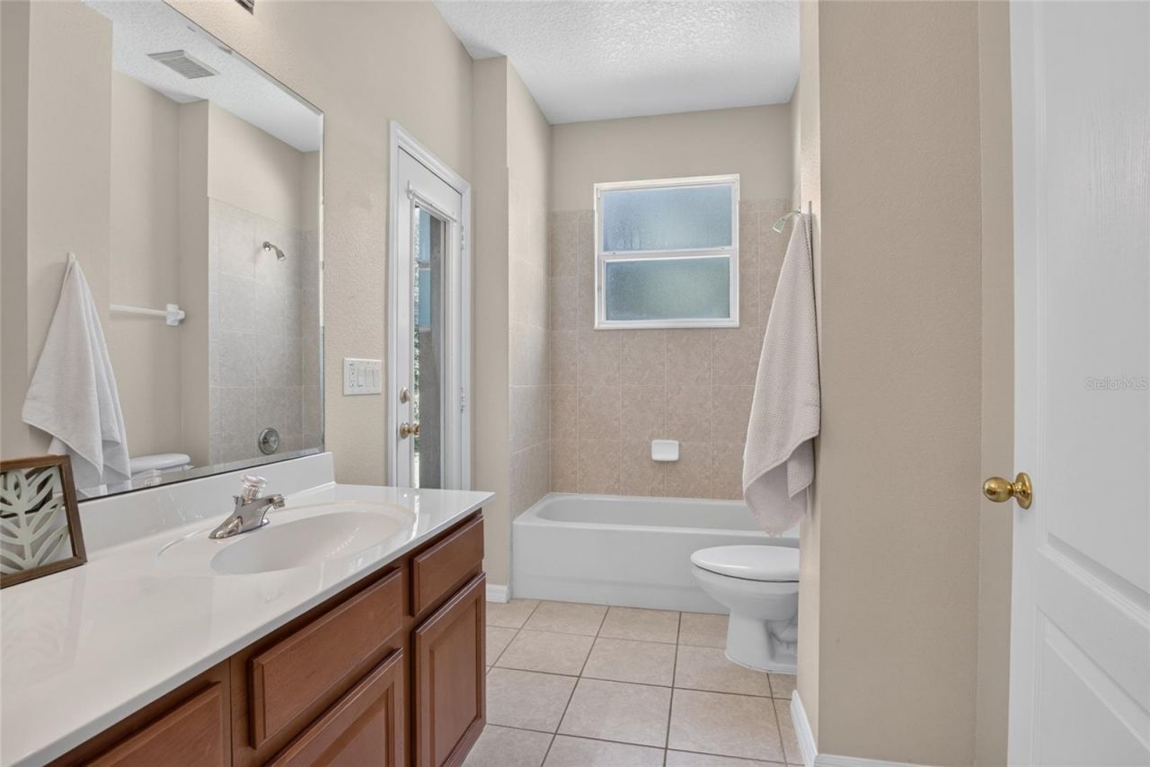 467 Osprey Lakes Circle, Chuluota, FL 32766 Photo