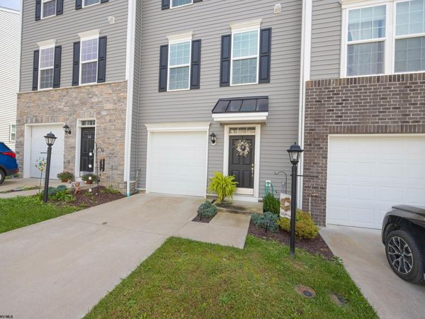 14 Dover Court, Bridgeport, WV 26330