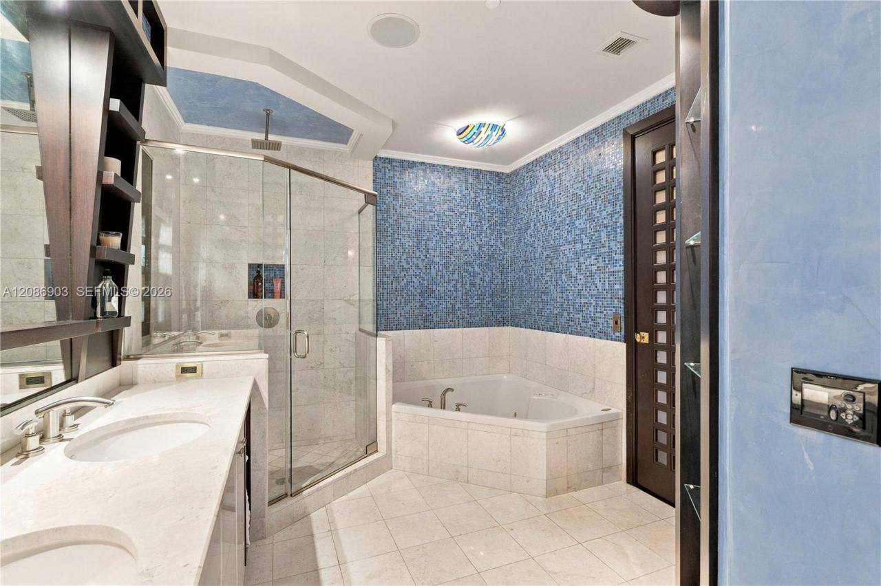 901 Brickell Key Blvd, Unit 504, Miami, FL 33131 Photo