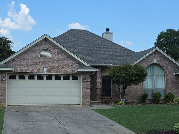 211 Chantilly Circle , Maumelle, AR 72113