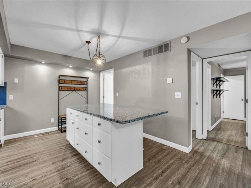1251 W 70th Street, Cleveland, OH 44102 Photo 8