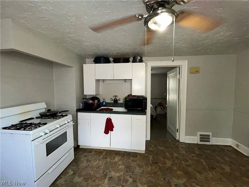 11119 Plymouth Avenue, Garfield Heights, OH 44125 Photo 12