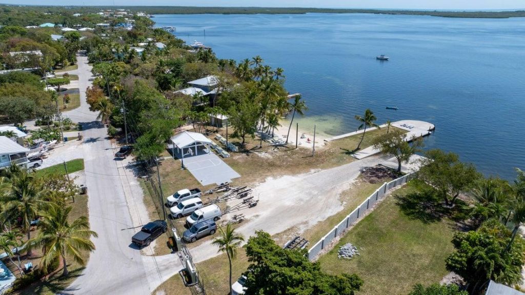 16 Jewfish Avenue, Key Largo, FL 33037 Photo
