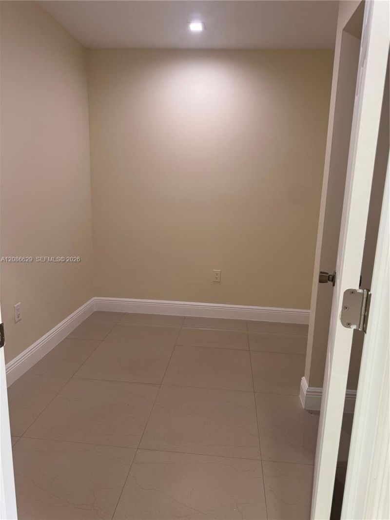 7075 NW 173rd Dr, Unit 1406, Hialeah, FL 33015 Photo